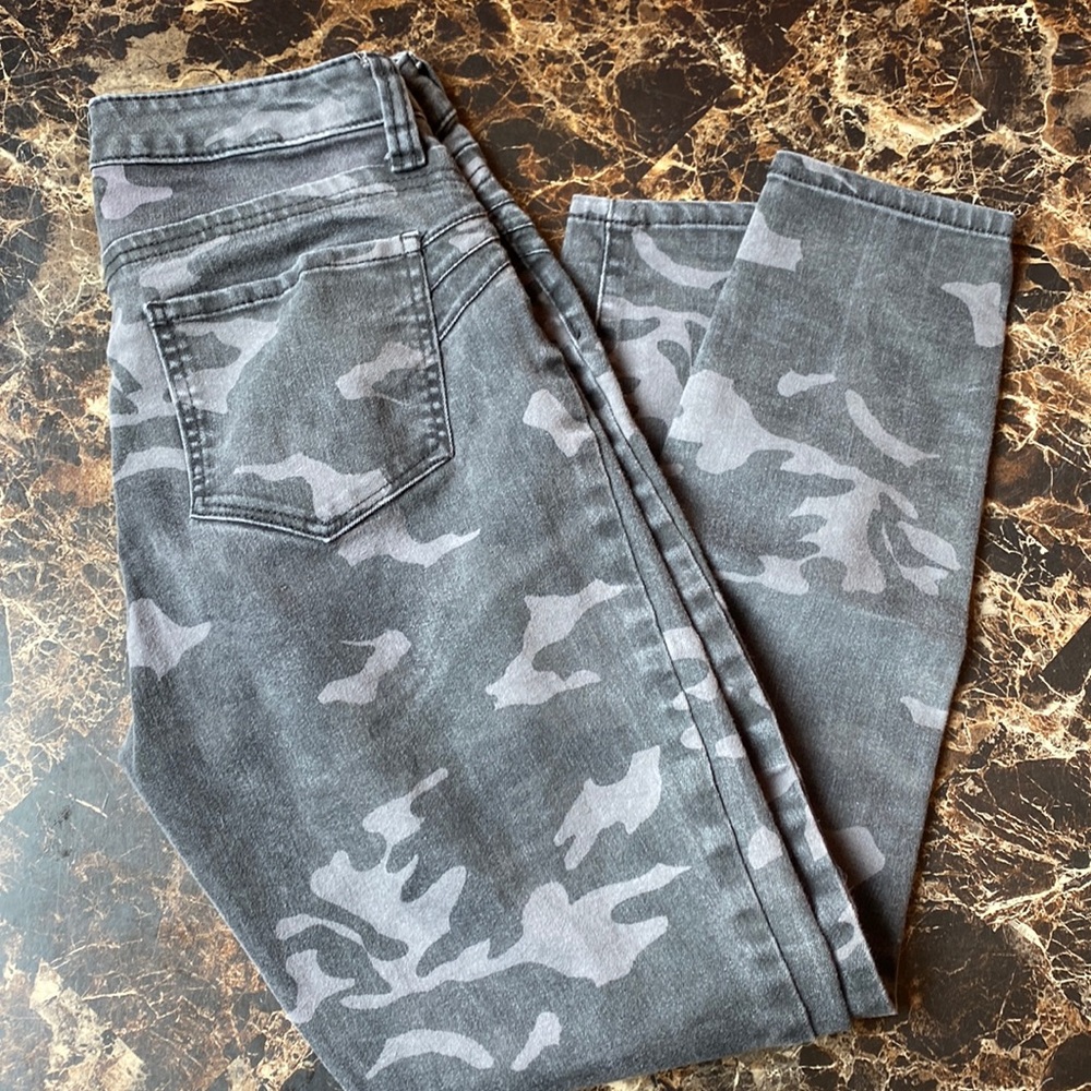 Style & Co camo skinny jeans size 4